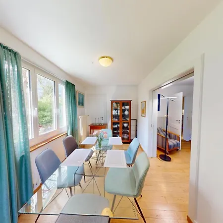 4,5 - Zentral - Solution-grischun Apartment *