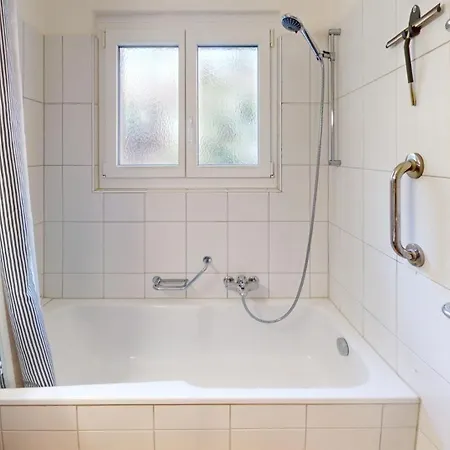 4,5 - Zentral - Solution-grischun Apartment *